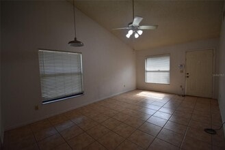 390 Douglas Way in Winter Garden, FL - Building Photo - Building Photo