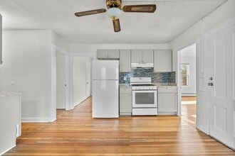 27 Holmes Ave in New Britain, CT - Building Photo - Building Photo