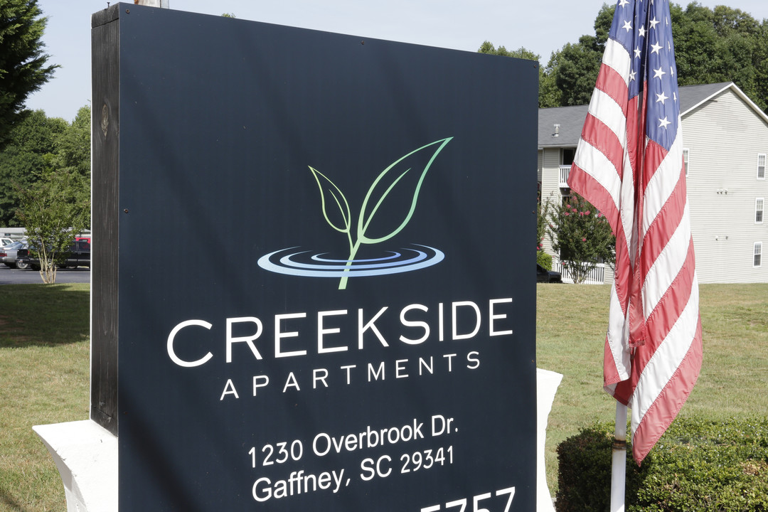 Creekside Apartments Photo