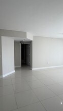 5065 Wiles Rd, Unit 207 in Coconut Creek, FL - Building Photo - Building Photo