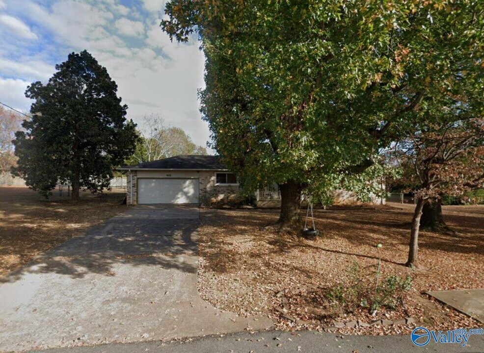 402 Gilmore St in Madison, AL - Building Photo