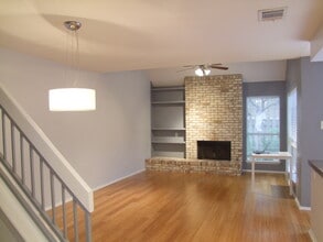 8330 Fathom Cir, Unit 401 in Austin, TX - Building Photo - Building Photo