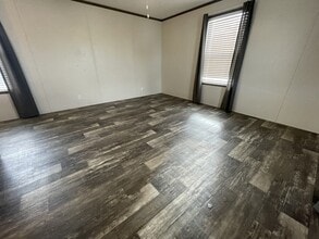 16220 Frontenac Ave in Clinton Township, MI - Foto de edificio - Building Photo