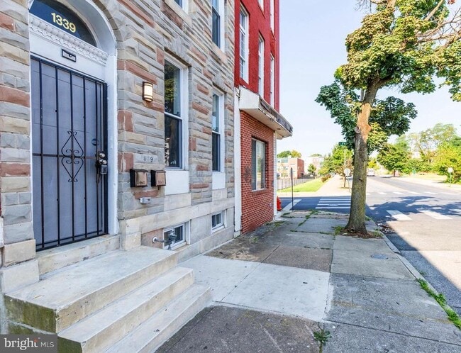 property at 1339 W Lafayette Ave