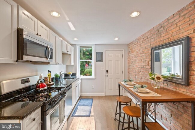 1708 Latrobe St in Baltimore, MD - Building Photo - Building Photo