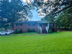 6695 Courtney Dr in Winston, GA - Building Photo