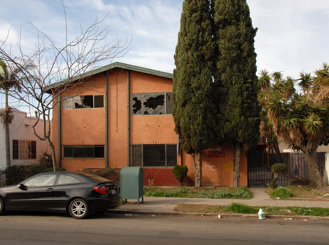 1205 St. Louise Ave in Long Beach, CA - Building Photo - Building Photo