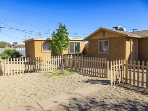 Alegre Apartments in Phoenix, AZ - Building Photo - Building Photo