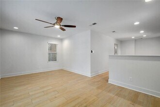 119 El Paso St in Austin, TX - Building Photo - Building Photo
