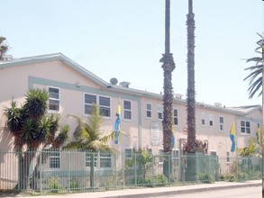 10600 S. Inglewood Blvd. in Inglewood, CA - Building Photo - Building Photo