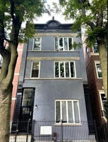 2432 W Cortez St in Chicago, IL - Building Photo