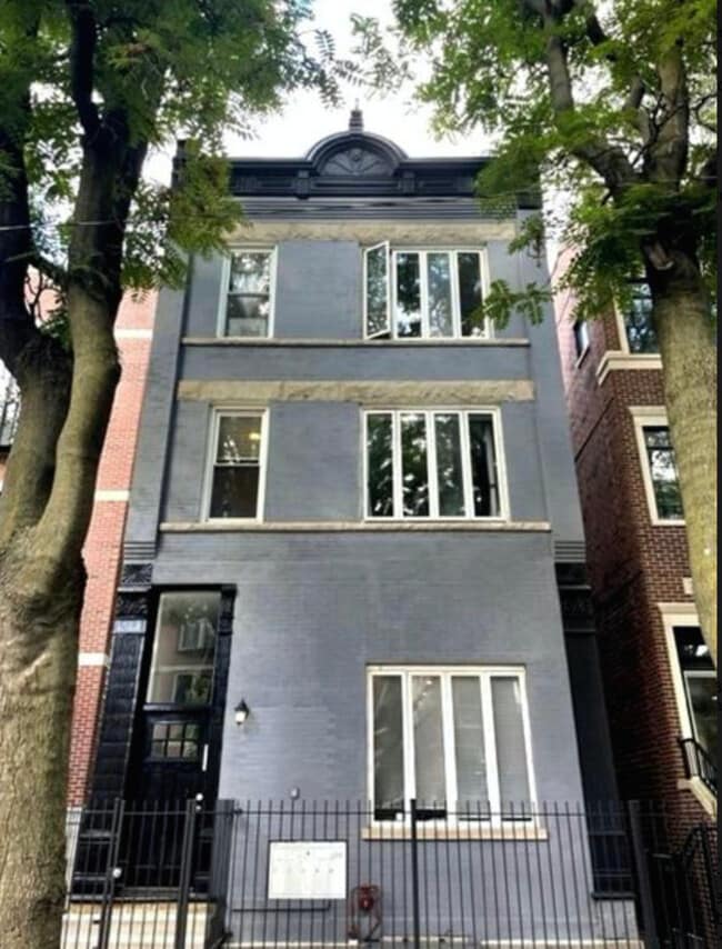 property at 2432 W Cortez St