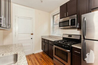2175 W Giddings St in Chicago, IL - Building Photo - Building Photo