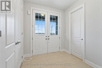 32 Mckay Ave. in Kawartha Lakes, ON - Building Photo - Building Photo