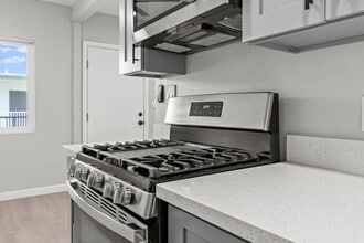 9632 Ball Rd in Anaheim, CA - Building Photo - Building Photo
