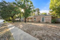 1516 Circle Ln in Bedford, TX - Building Photo - Building Photo