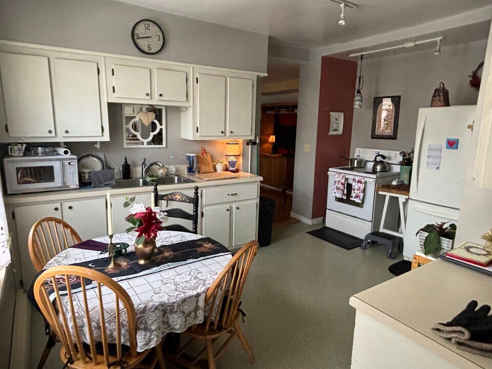 21 Annie St in Berwick, ME - Building Photo