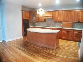27 Hayden Rowe St, Unit 1 in Hopkinton, MA - Building Photo - Building Photo