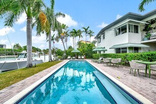 4780 Pine Tree Dr in Miami Beach, FL - Building Photo