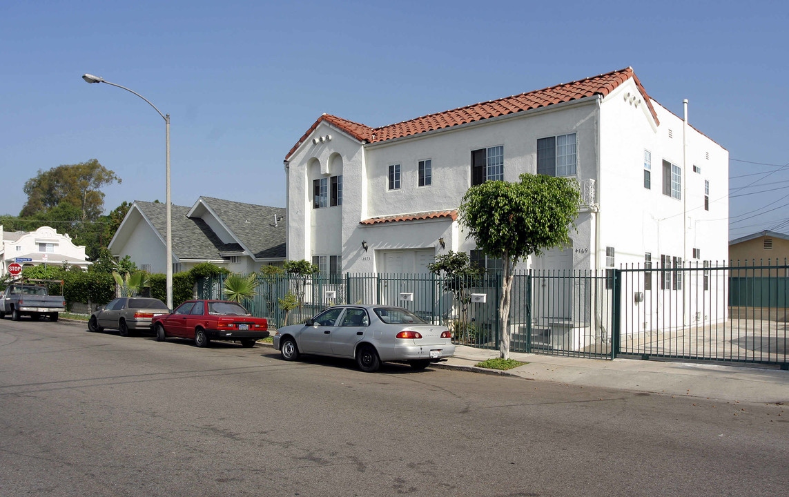 102 N Kingsley Dr in Los Angeles, CA - Foto de edificio