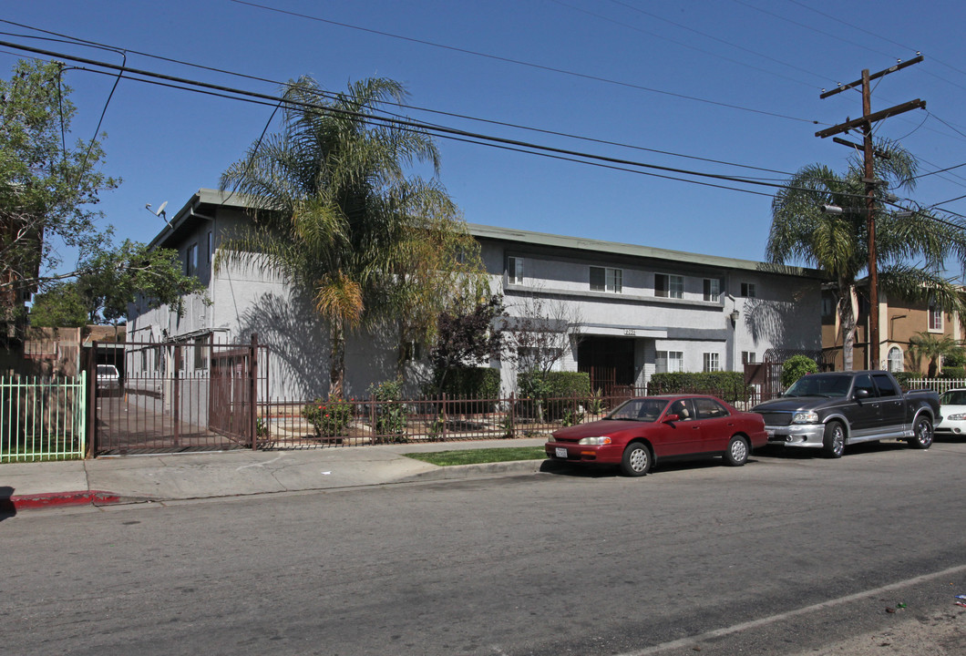 9035 Orion Ave in North Hills, CA - Building Photo