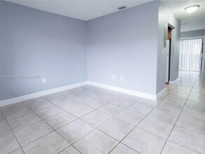 1519 W 42nd Pl in Hialeah, FL - Building Photo - Building Photo