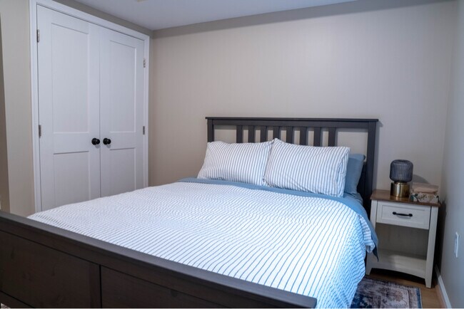 1400 Northcrest Dr in Silver Spring, MD - Building Photo - Building Photo