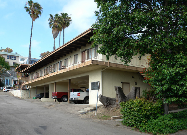 Sandalwood Apartments in Ventura, CA - Foto de edificio - Building Photo