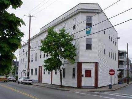 195-201 Main St in Warren, RI - Building Photo