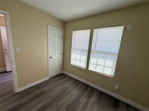 2501 Maple St in Liberty, TX - Building Photo - Building Photo