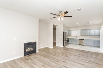 10843 Colour Magic St in Henderson, NV - Building Photo - Building Photo