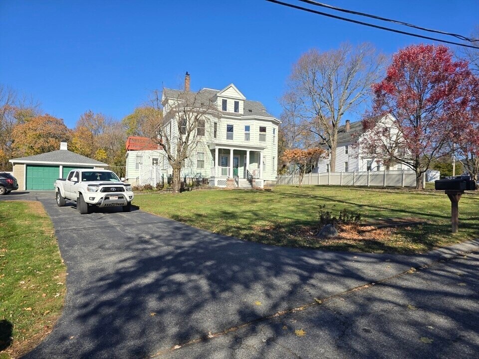 5 Infield Ave in Dracut, MA - Building Photo