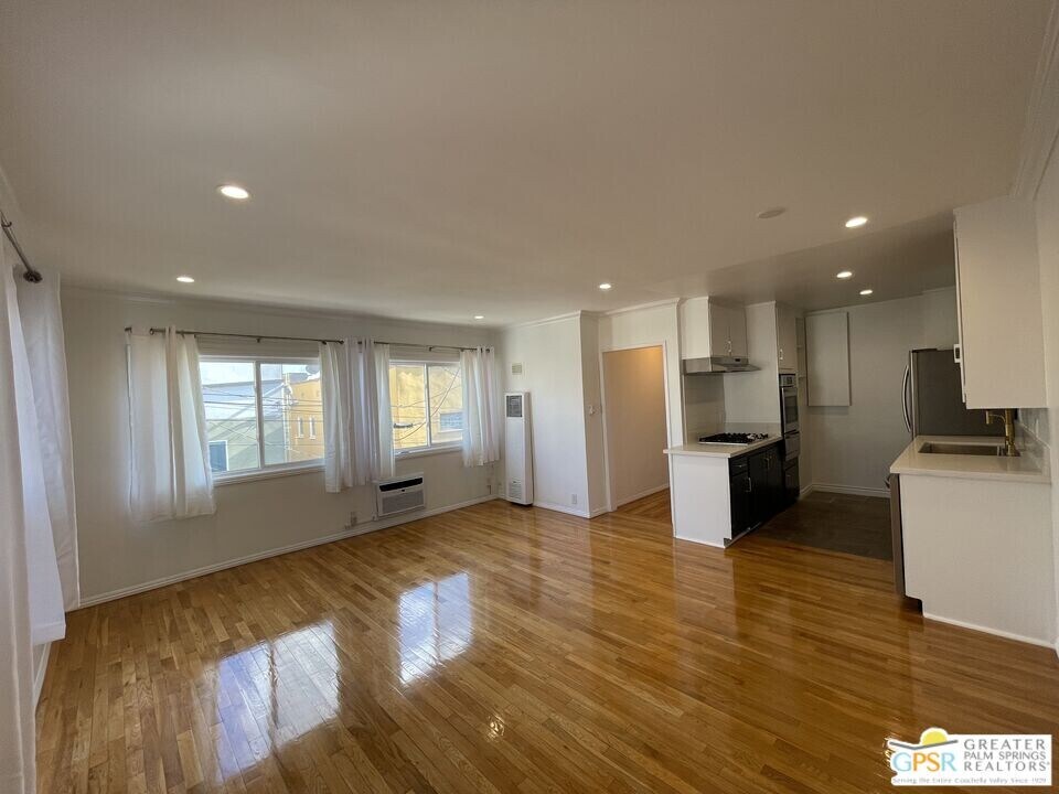 1104 Masselin Ave-Unit -08 in Los Angeles, CA - Building Photo