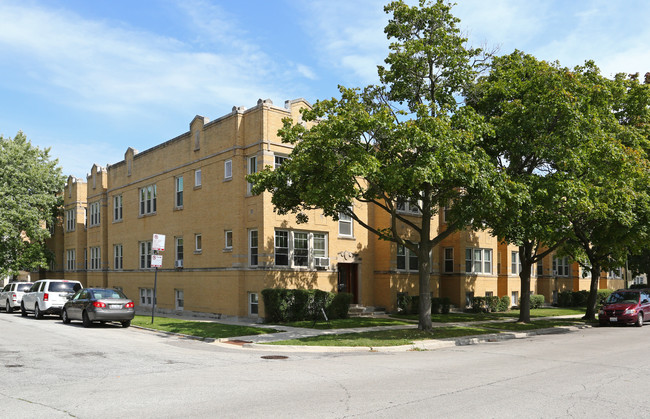 6789 N Olmsted Ave in Chicago, IL - Building Photo - Building Photo