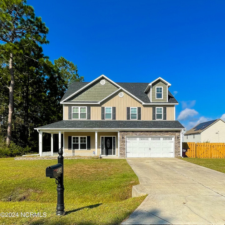 404 Kinroff Dr in Hubert, NC - Building Photo