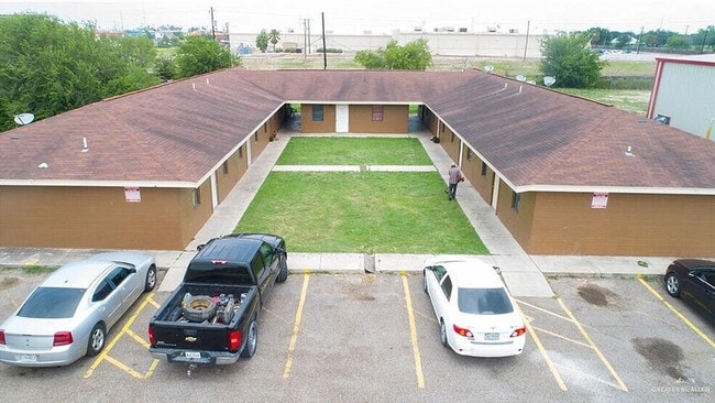 301 Elida St in Palmhurst, TX - Building Photo - Building Photo
