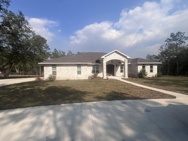 property at 1148 Sioux Cir