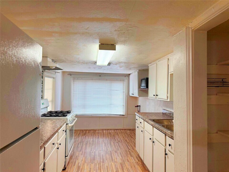 723-727 W 27th St in Houston, TX - Foto de edificio