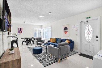 6452 Custer St in Hollywood, FL - Building Photo - Building Photo