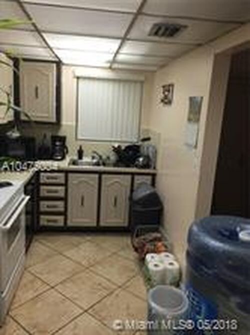 9351 Fontainebleau Blvd-Unit -UnitB424 in Miami, FL - Building Photo - Building Photo