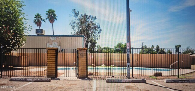 2333 W Glenrosa Ave in Phoenix, AZ - Building Photo - Building Photo