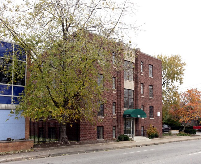 Barbee in Indianapolis, IN - Foto de edificio - Building Photo