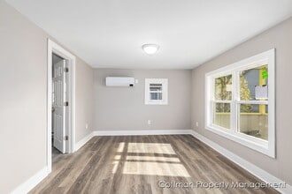 2065 Johanna Ave SW in Wyoming, MI - Building Photo - Building Photo