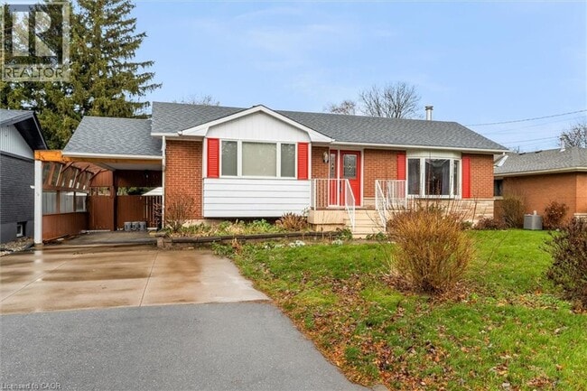 property at 17 Marilyn St