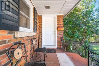 319 Grantham Ave in St Catharines, ON - Building Photo - Building Photo