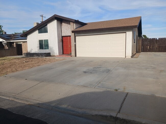 1230 N Las Posas Ct in Ridgecrest, CA - Building Photo - Building Photo