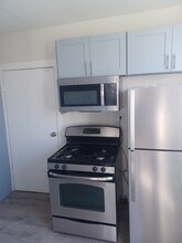 5811 S Kolmar Ave in Chicago, IL - Building Photo - Building Photo