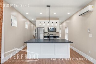 218 W 5th St in Covington, KY - Building Photo