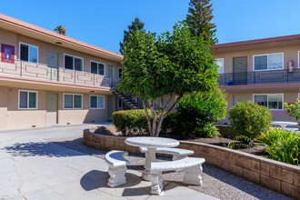 Arcady Apartments in Castro Valley, CA - Building Photo - Building Photo