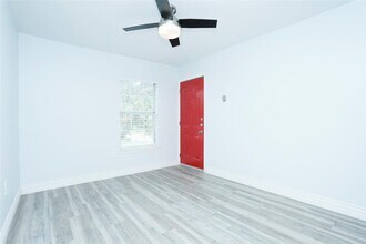 3603 Bastrop St-Unit -4 in Houston, TX - Building Photo - Building Photo